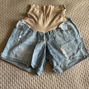 Women’s maternity shorts. Size L. Like new!